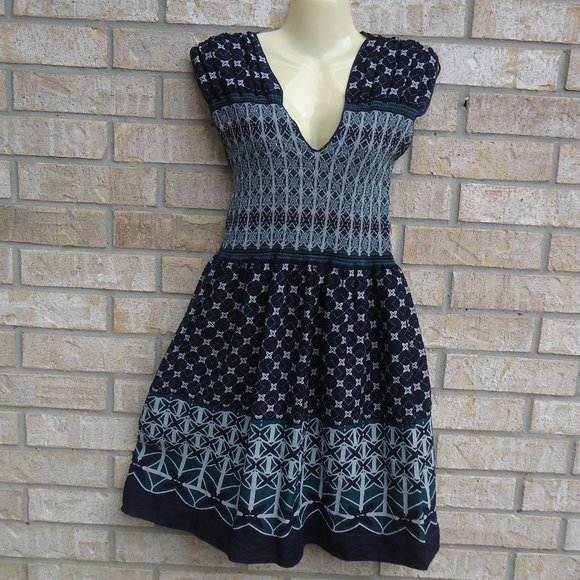 Max Studio Dresses & Skirts - SIZE S. Max Studio Smocked V-neck Fit & Flare Dress.